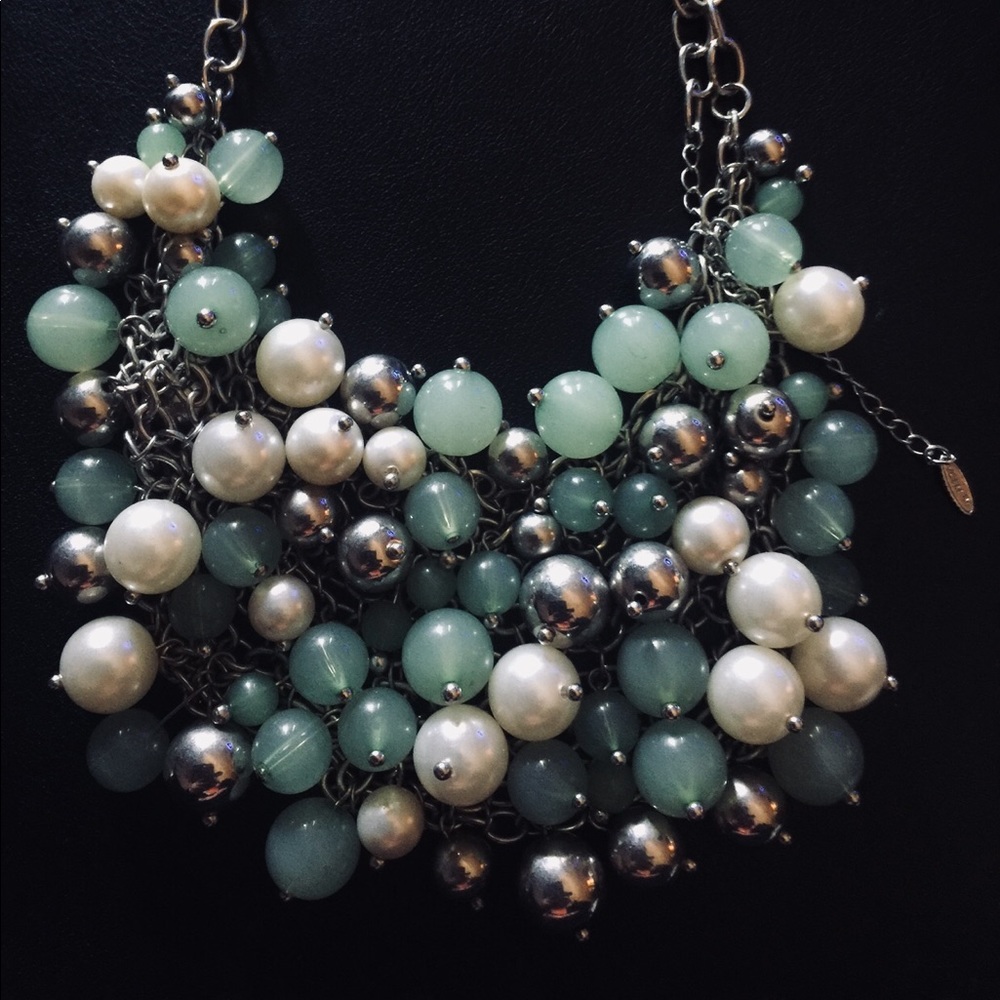 VCLM Silver Tone Mint Green Lucite Beads Necklace